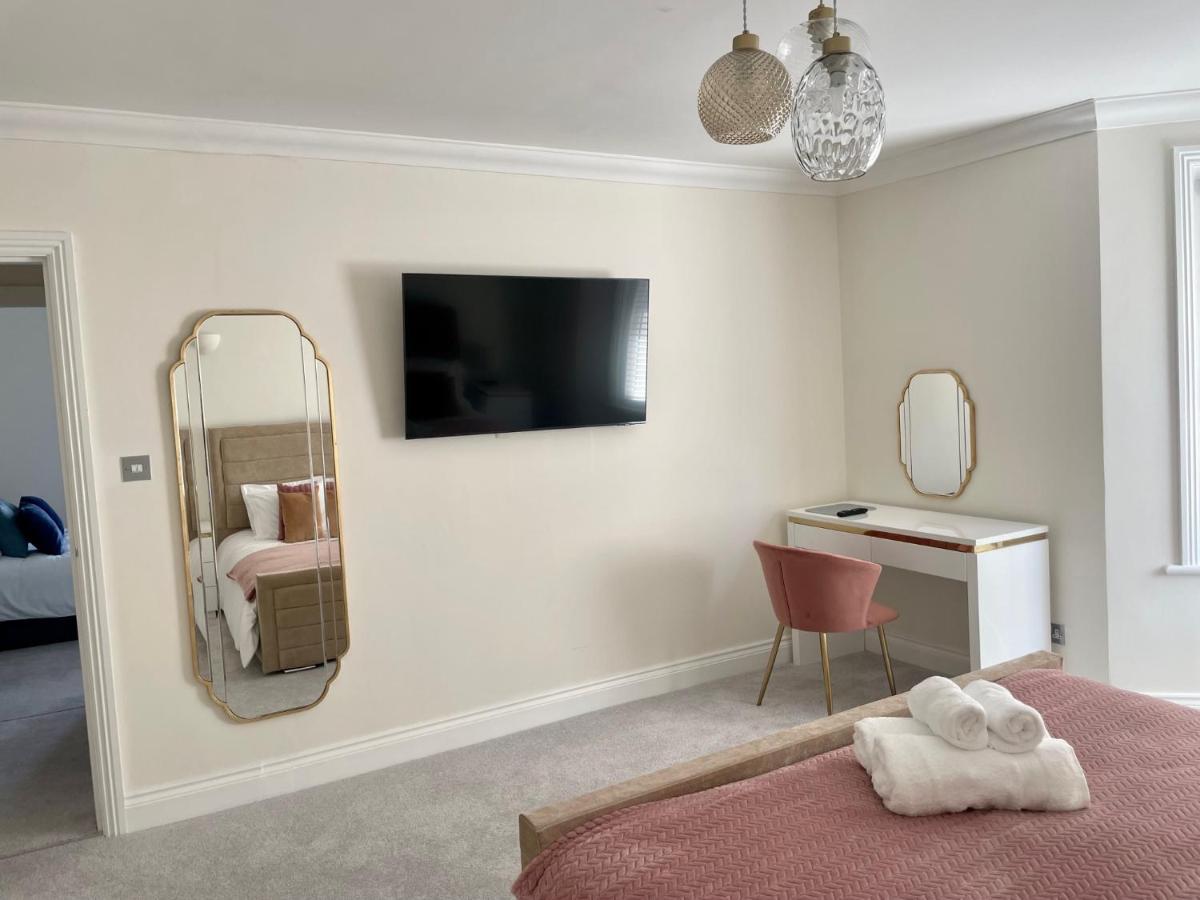 Exquisite Apartment, Stone Throw From The Beach Μπόρνμουθ Εξωτερικό φωτογραφία