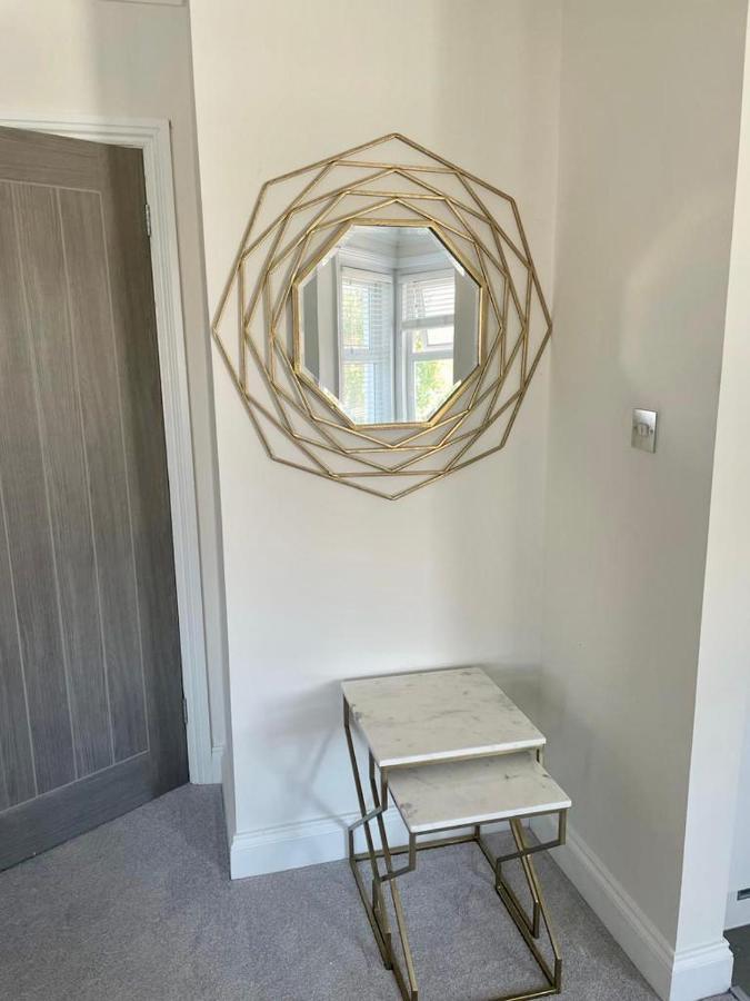 Exquisite Apartment, Stone Throw From The Beach Μπόρνμουθ Εξωτερικό φωτογραφία