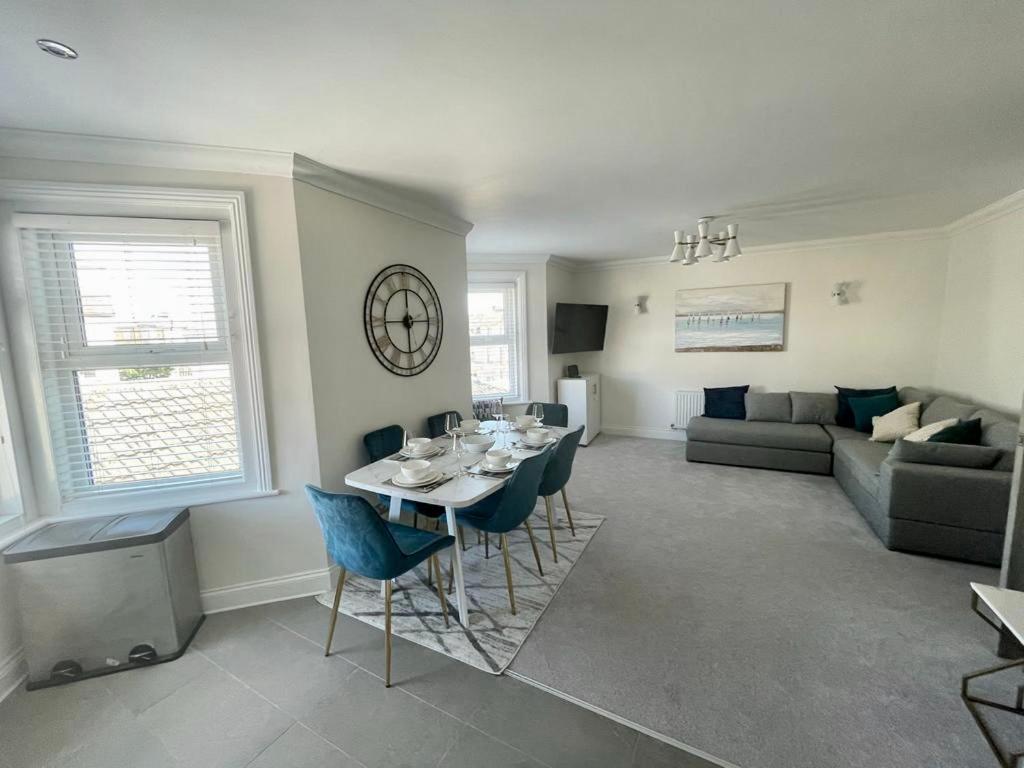 Exquisite Apartment, Stone Throw From The Beach Μπόρνμουθ Εξωτερικό φωτογραφία